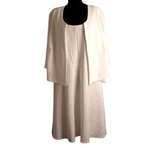 Signature by Bobbie Bee 2X White dress with Jacket Textured Floral